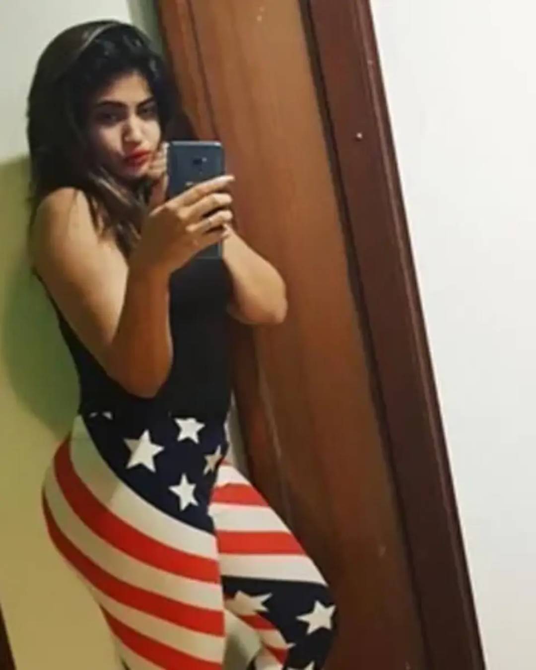 female call girl in Sarita Vihar